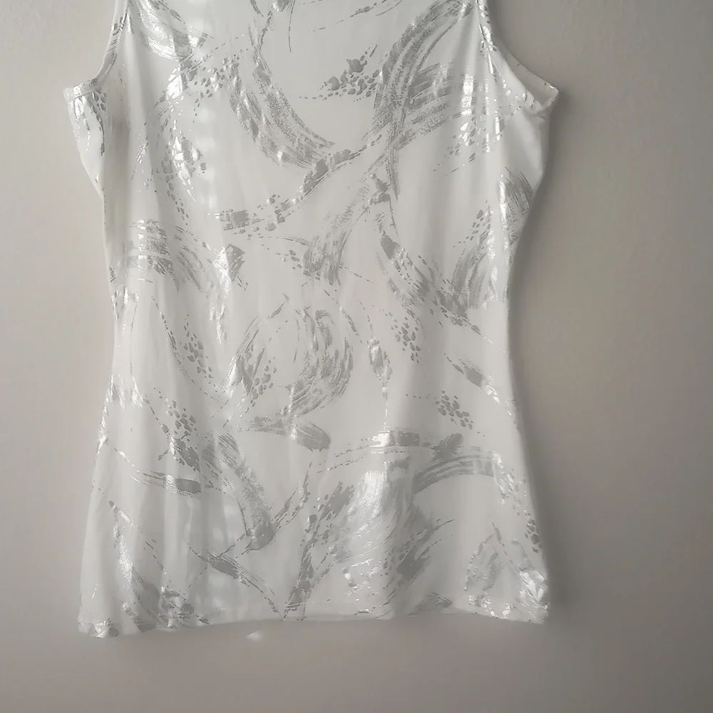 Dots Shell Top - Picture 7 of 8